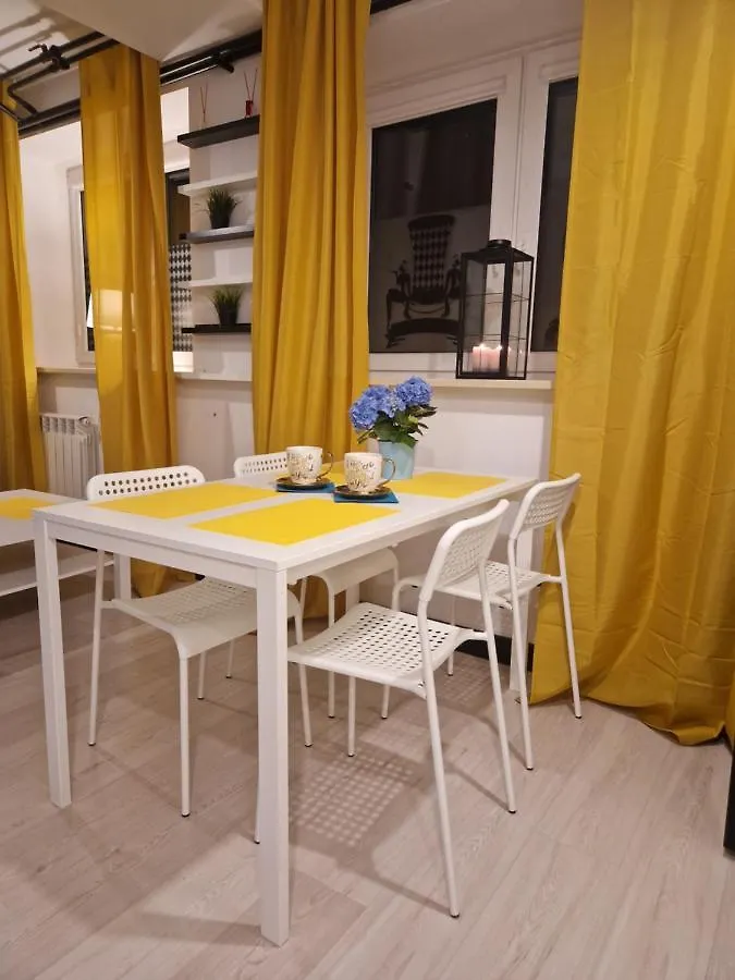 Trzech Krzyzy Apartments Konopnickiej 3 Варшава 0*,  Польша